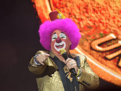 Risas y gran ambiente marcan éxito del show de Platanito en la Feria de la Primavera y de la Paz