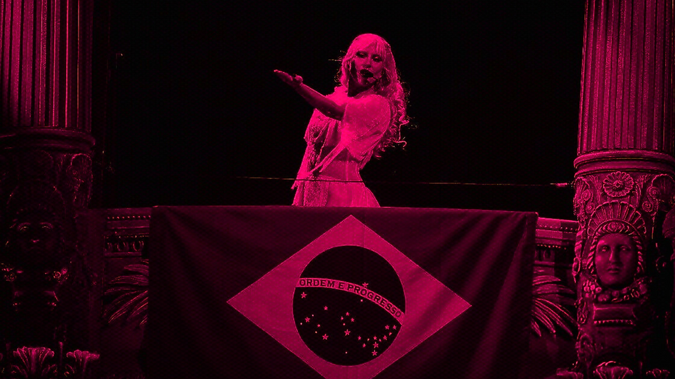 Durante sua apresentação, a artista demonstrou carinho aos fãs brasileiros diversas vezes (Foto: Reprodução/Instagram)