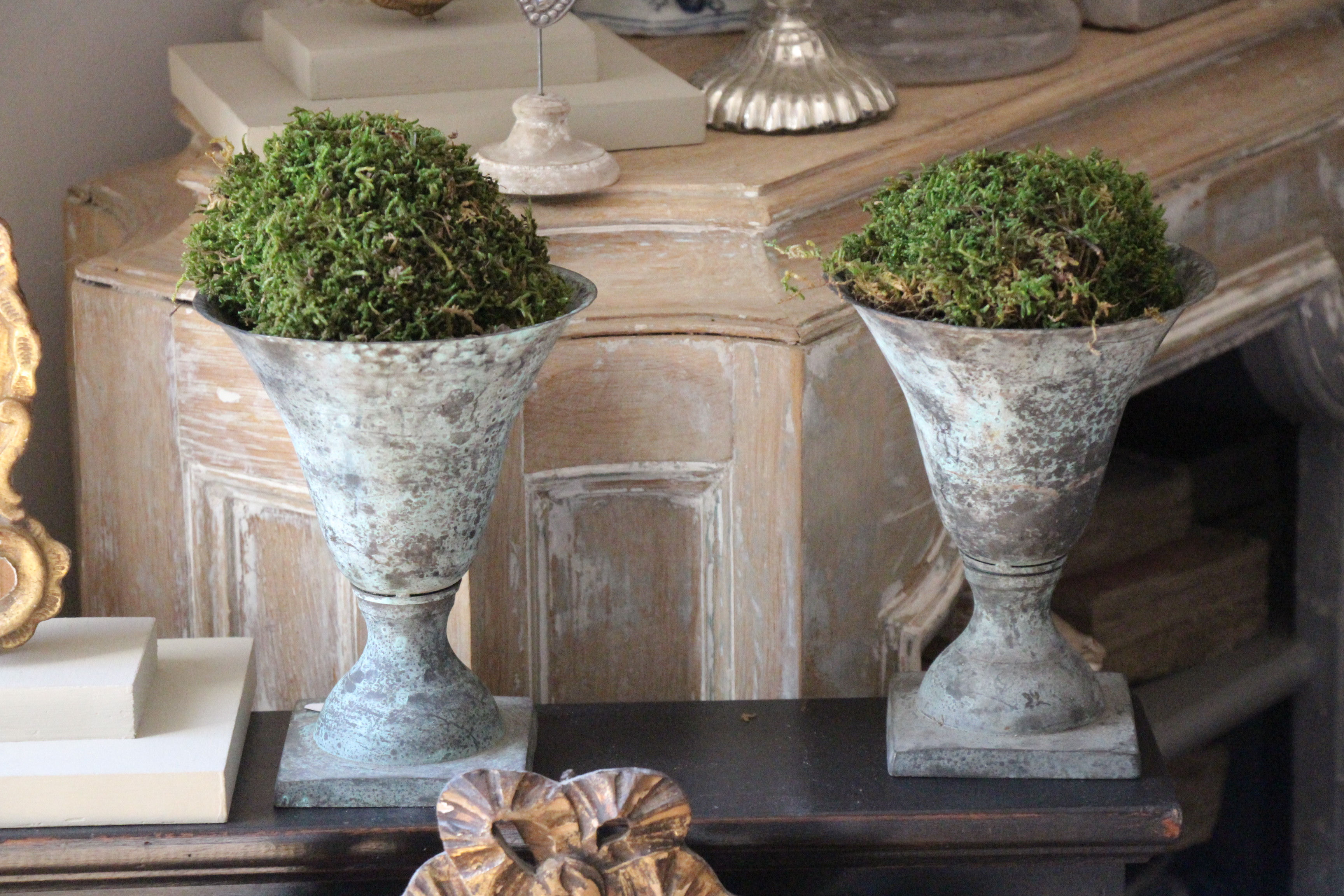 Paire de vases cornet