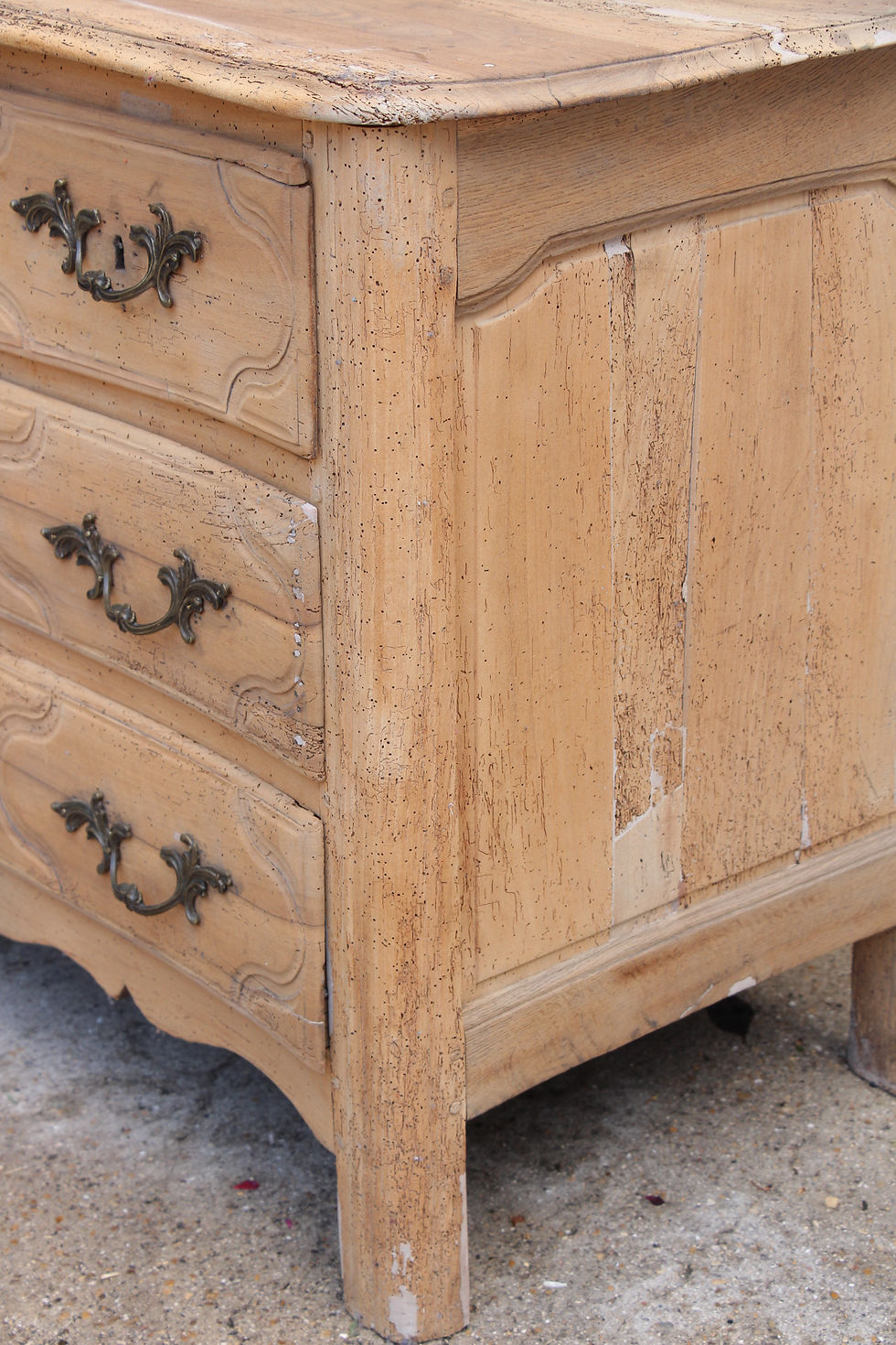 Thumbnail: Commode Parisienne décapée