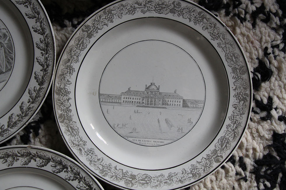 Miniature : Assiettes en grisaille