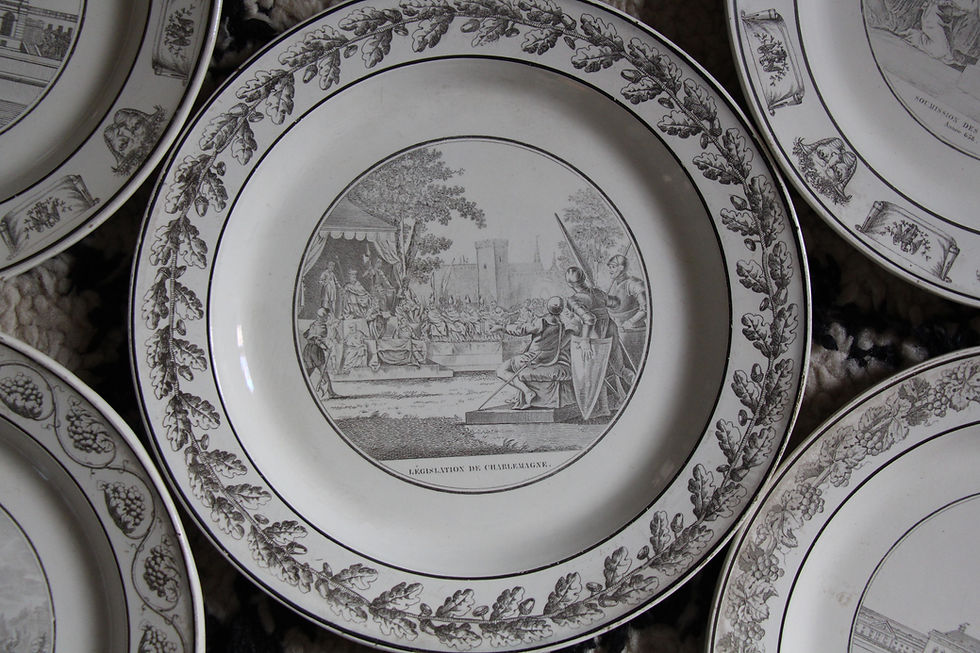 Miniature : Assiettes en grisaille