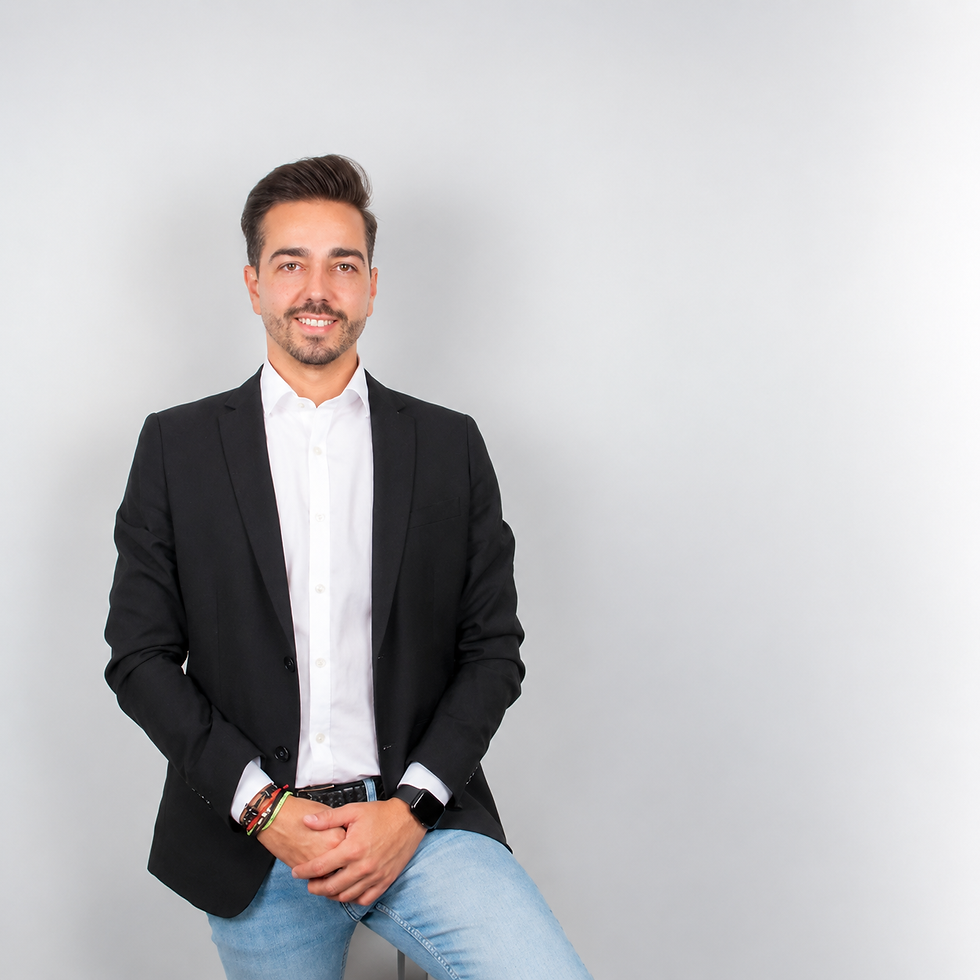 Portrait d'entreprise avec fond minimaliste.png