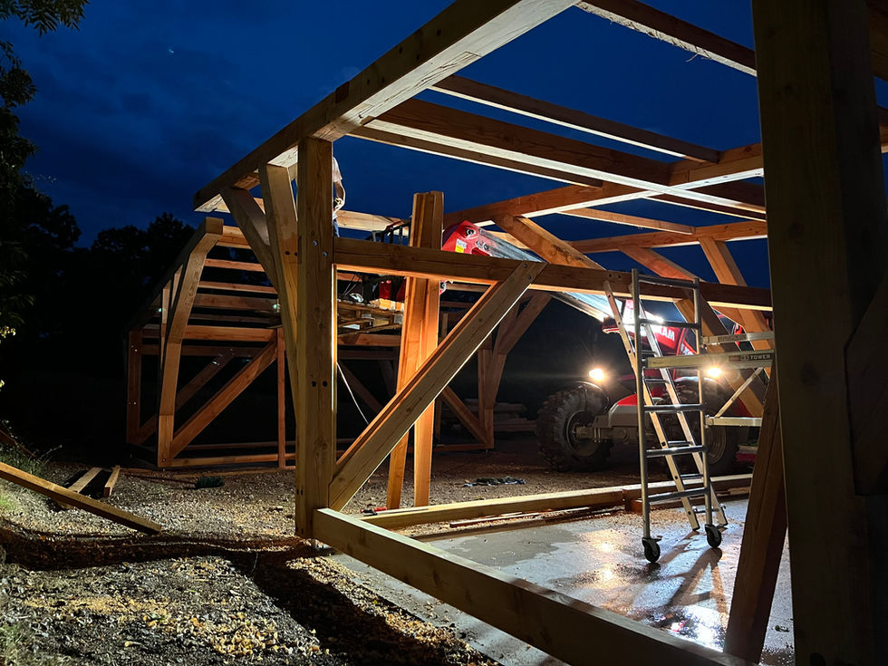 Luxe carport op maat met een esthetische en functionele houten constructie