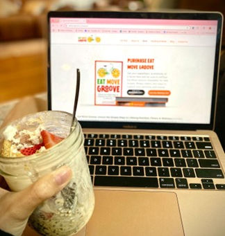 Brain Food Breakfast? Try Strawberry Cheesecake Overnight Oats!
