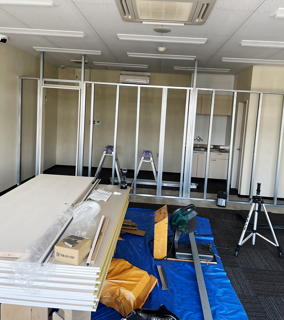 株式会社ECLIPSEが施工した内装工事中のオフィス現場の様子