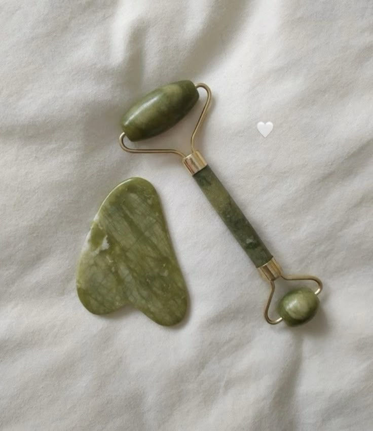 BAIMEI Gua Sha & Jade Roller