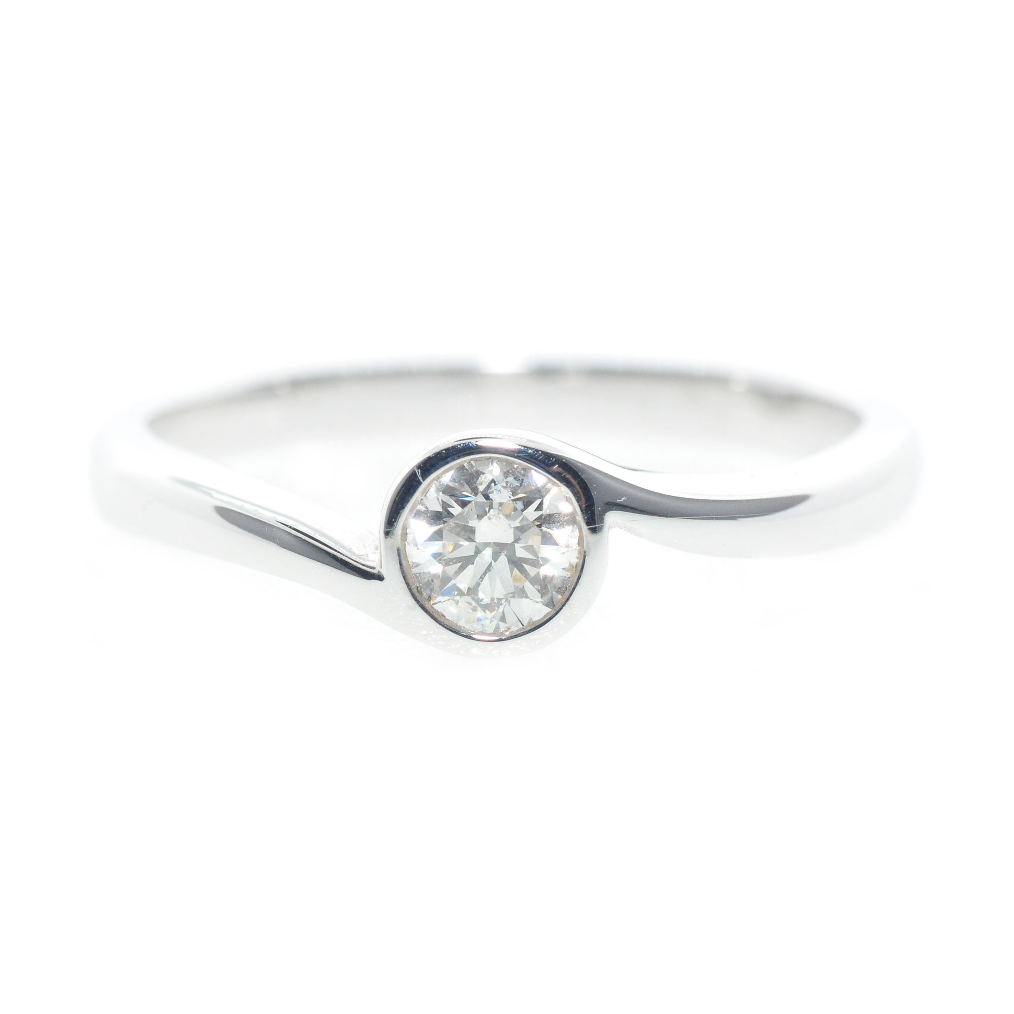 0.30ct diamond 18ct white gold solitaire ring