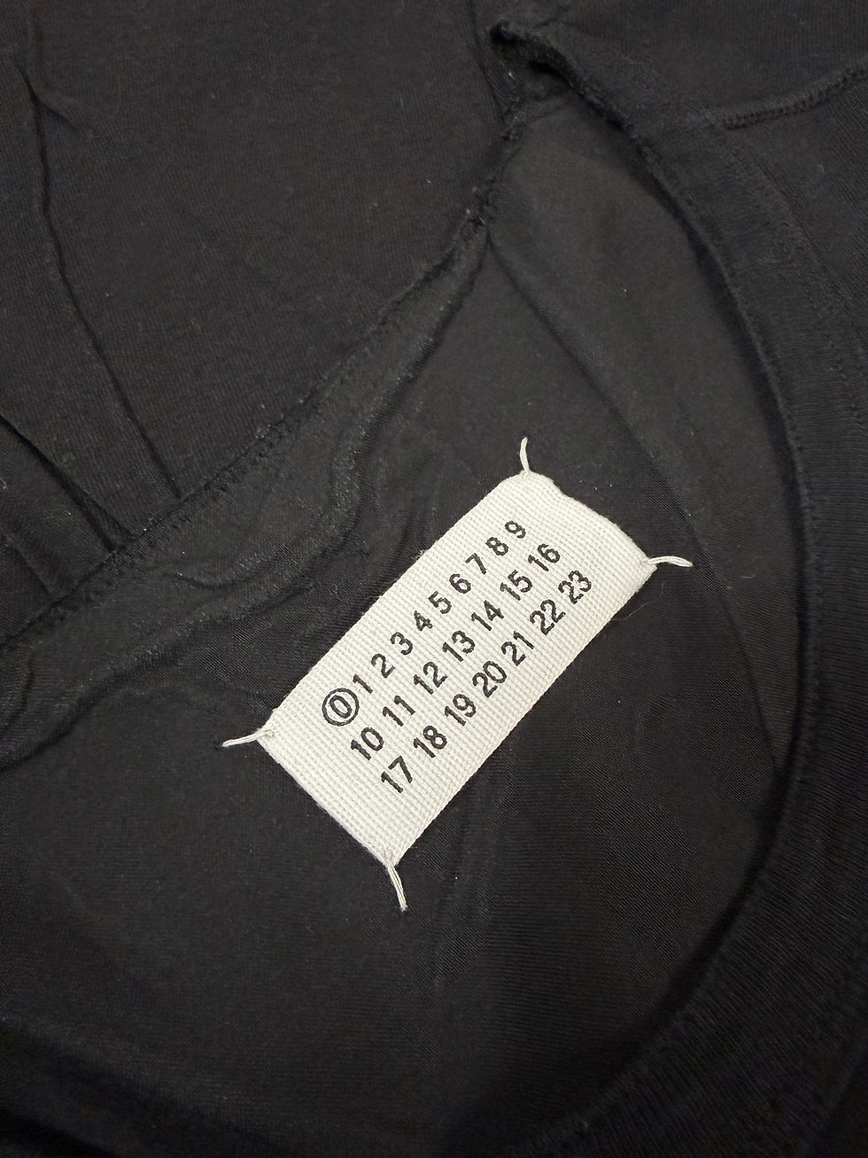 Thumbnail: MARTIN MARGIELA AW 2001