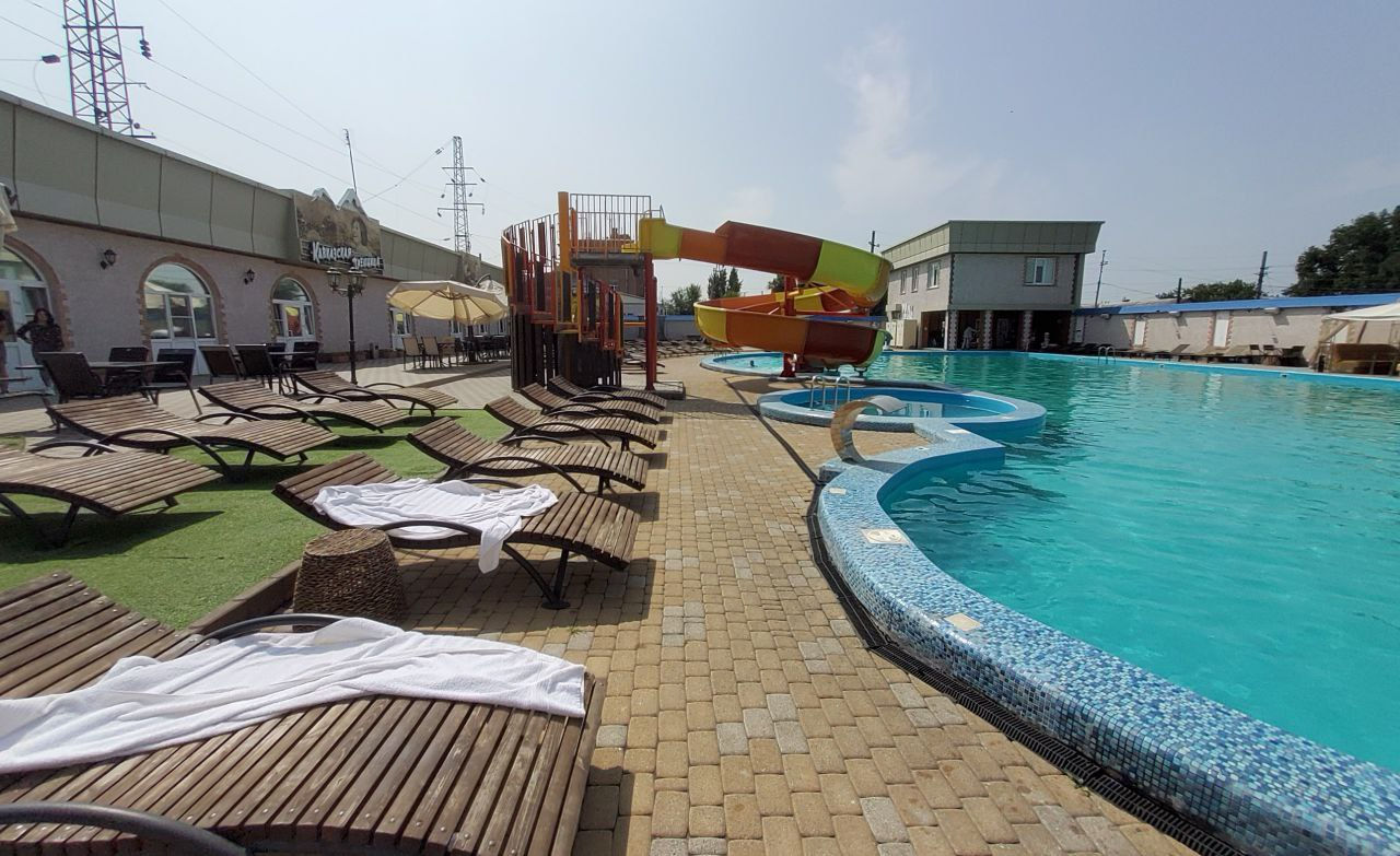 Гостинично ресторанный комплекс, город Каменоломни 