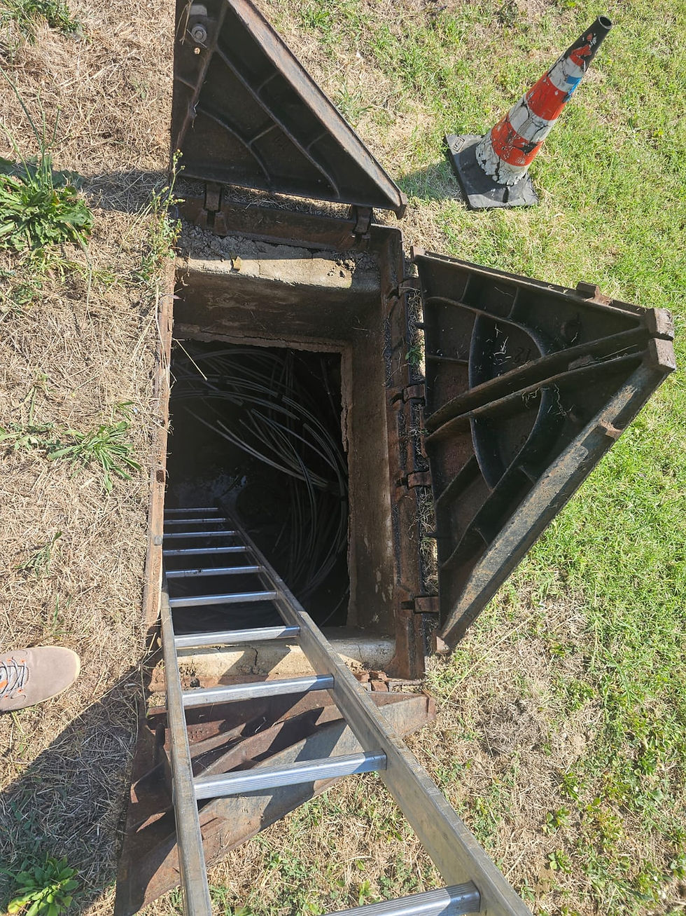 Audit HSE nel Settore Telecomunicazioni (FTTC / FTTH): Sicurezza e Conformità nei Cantieri di Cablaggio a Firenze