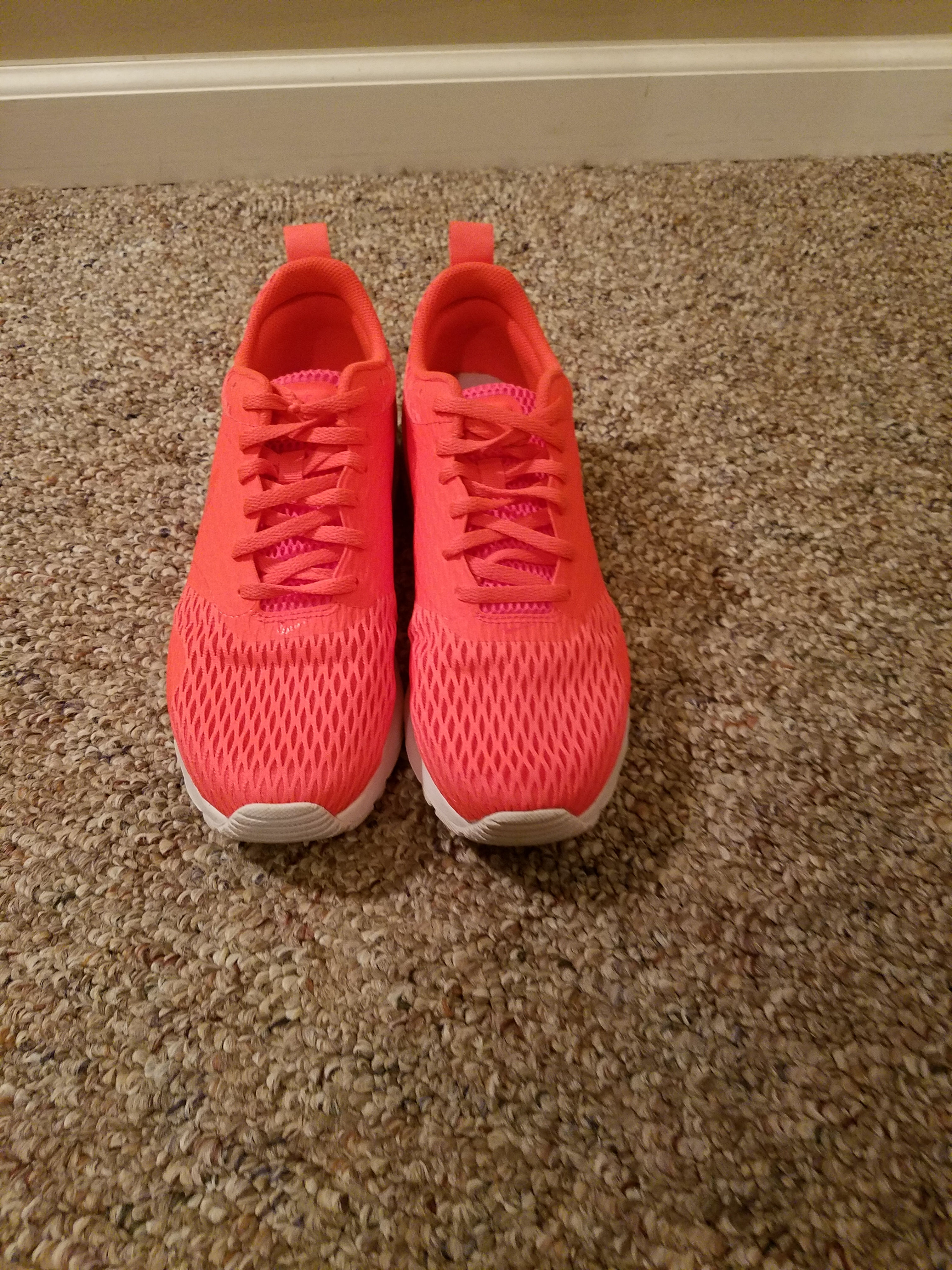 Nike Womens; Size 8