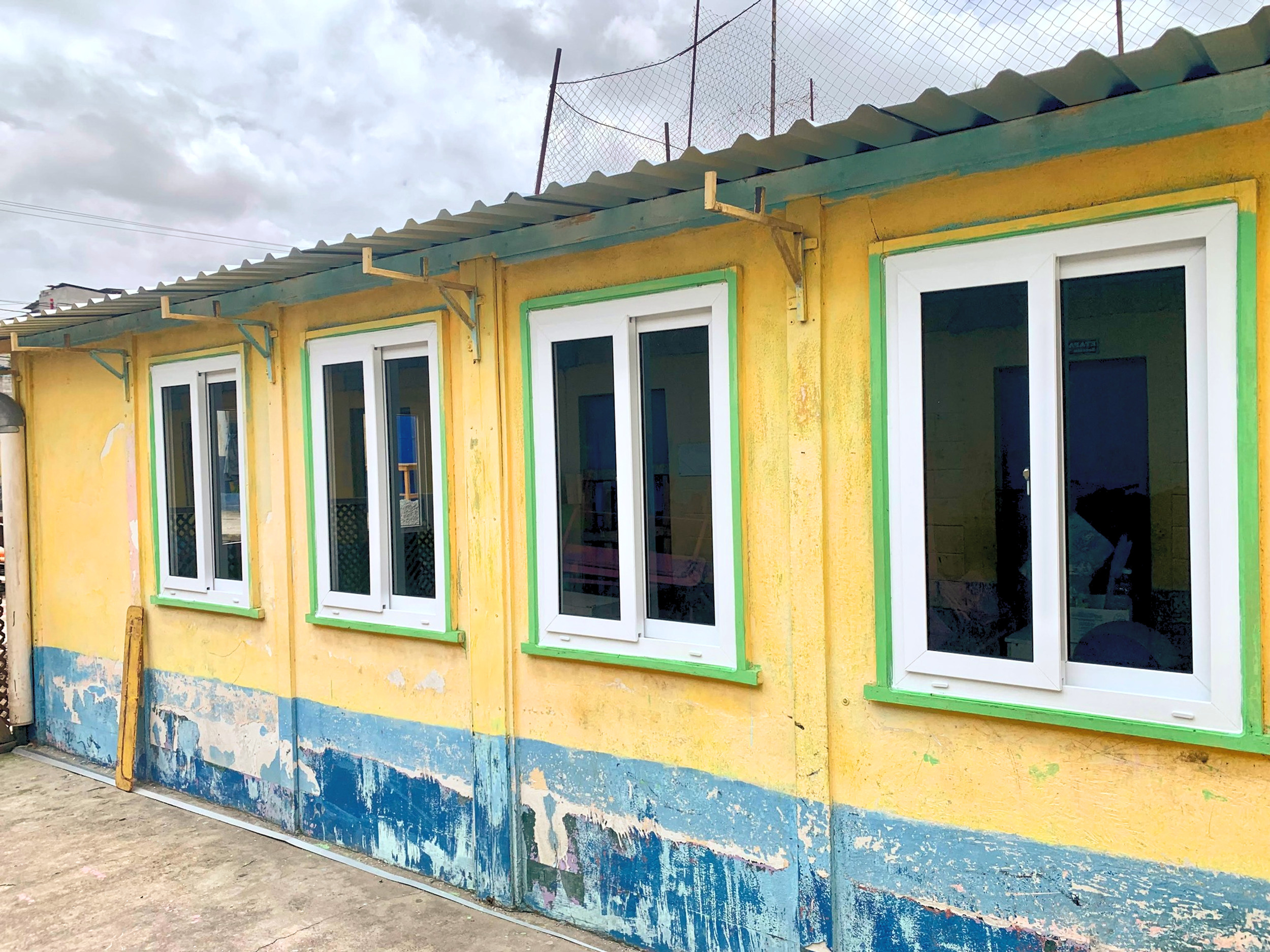Ventanas y Puertas de PVC Blanco | Vidrieria Vialgua | Ciudad de Guatemala
