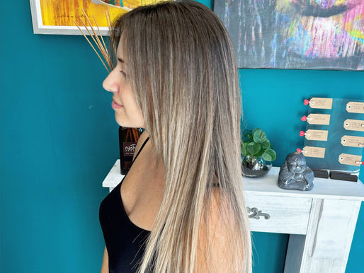 I consigli degli esperti: Come gestire i capelli lisci a casa?