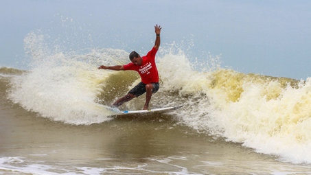 Marcelo Bispo: o surfista que faz do Arpoador sua segunda casa