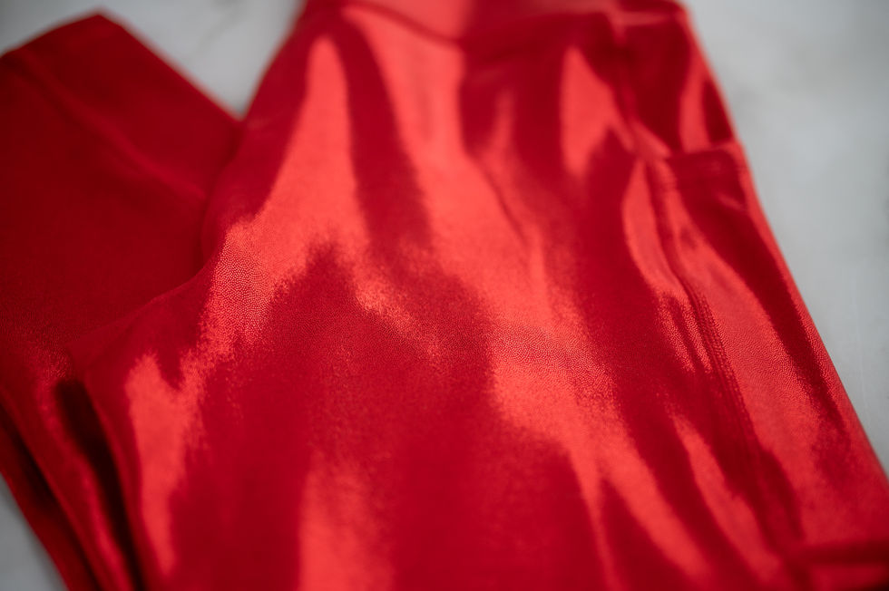 (Crop) Slimming Red Metallic close up view