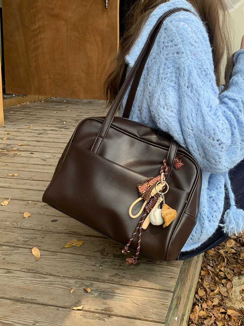Thumbnail: LuxeTote™ Women’s Soft Leather Shoulder Bag
