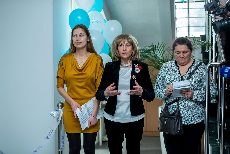Dafina Gercheva (centre), former UN Resident Coordinator in Moldova