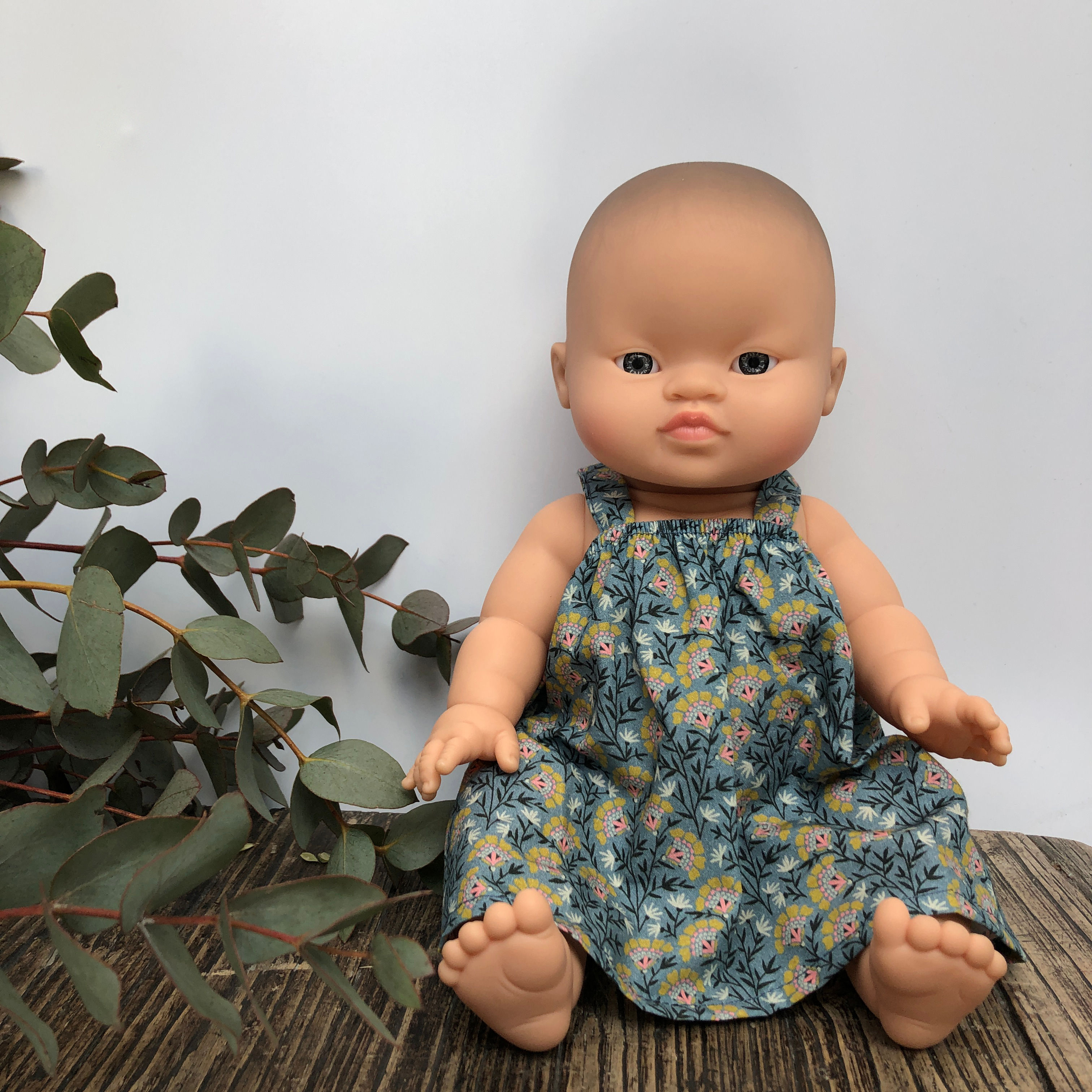 petite fille d'asie aux yeux clairs Minikane paola reina gordis