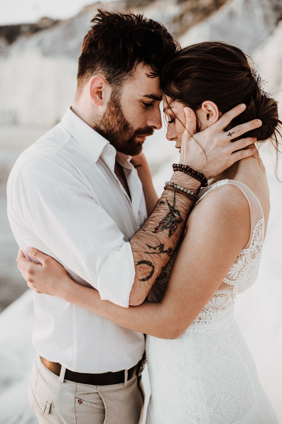Moderne Brautkleider | Boho Spitze und tiefer Rückenausschnitt