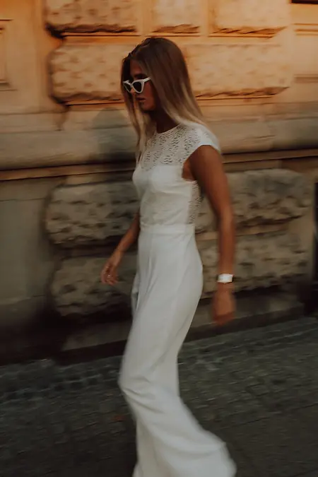 Standesamtkleid-Jumpsuit-Braut