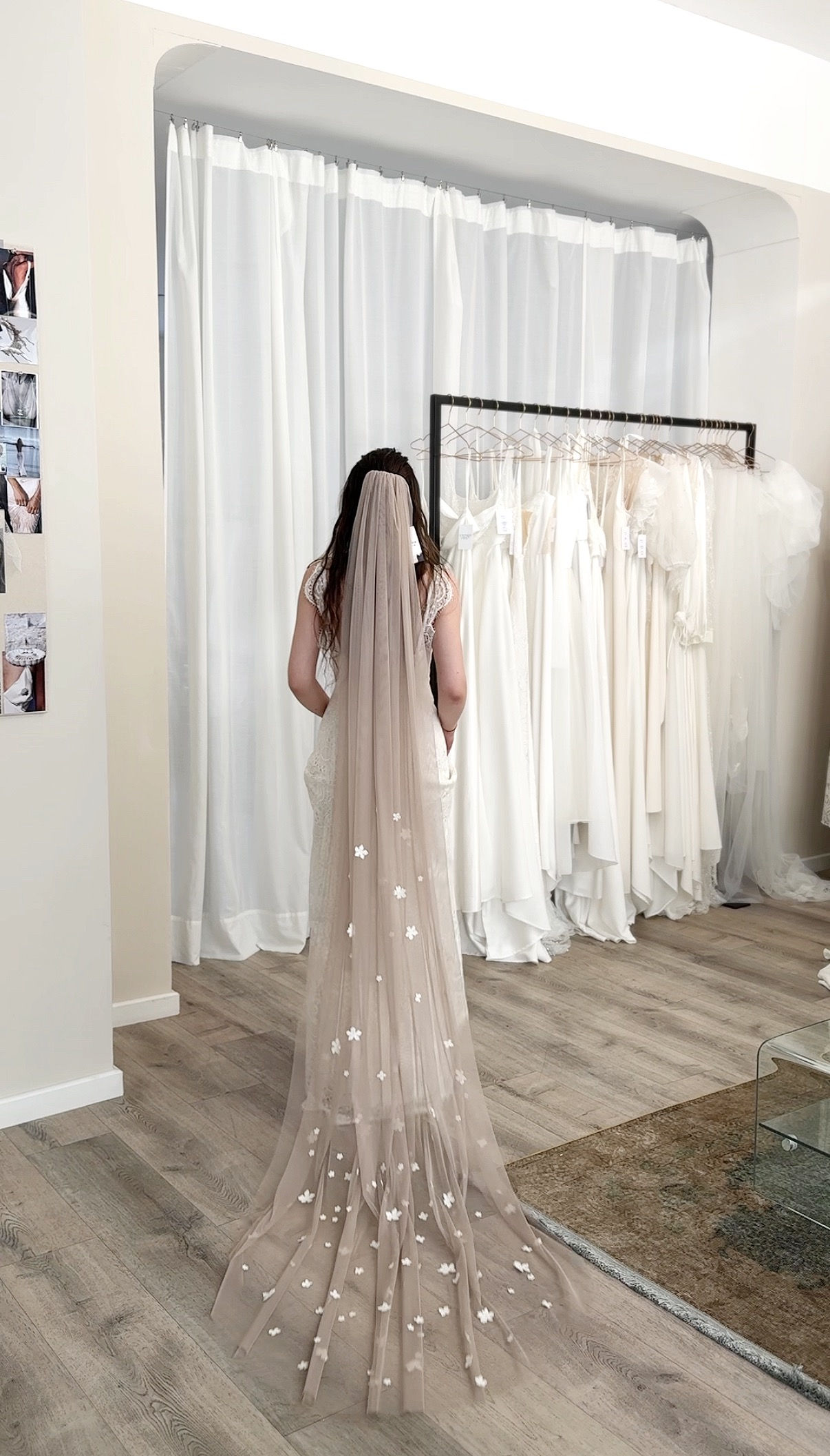 Schleier mit 3D Blüten