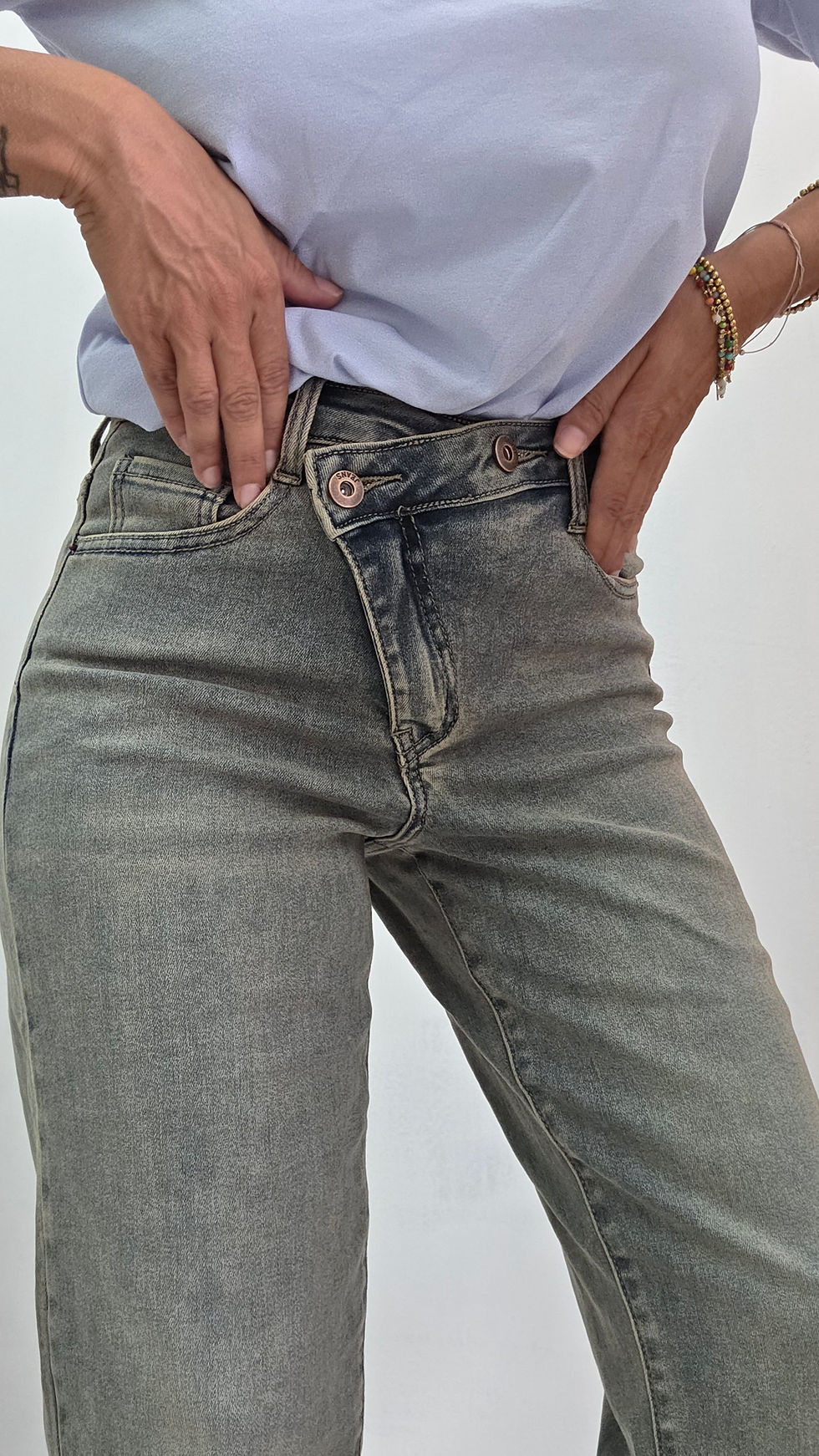 Miniatura: Jeans lavaggio sabbiato