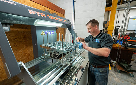 pressure-testing-large Cylinder Head.jpg