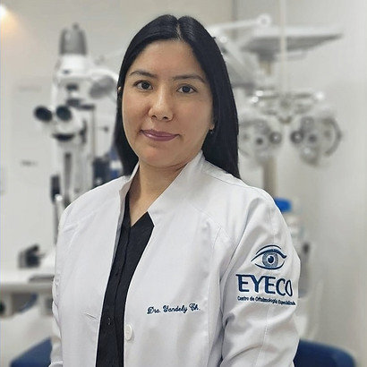 Dra. Yandely no consultario da Clinica EYECO
