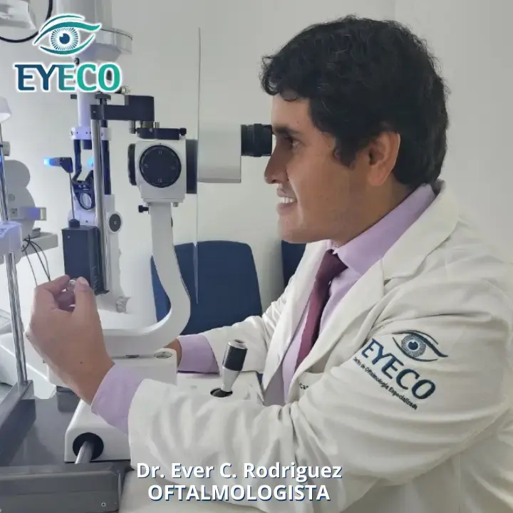 Dr. Ever medindo a pressão intraocular
