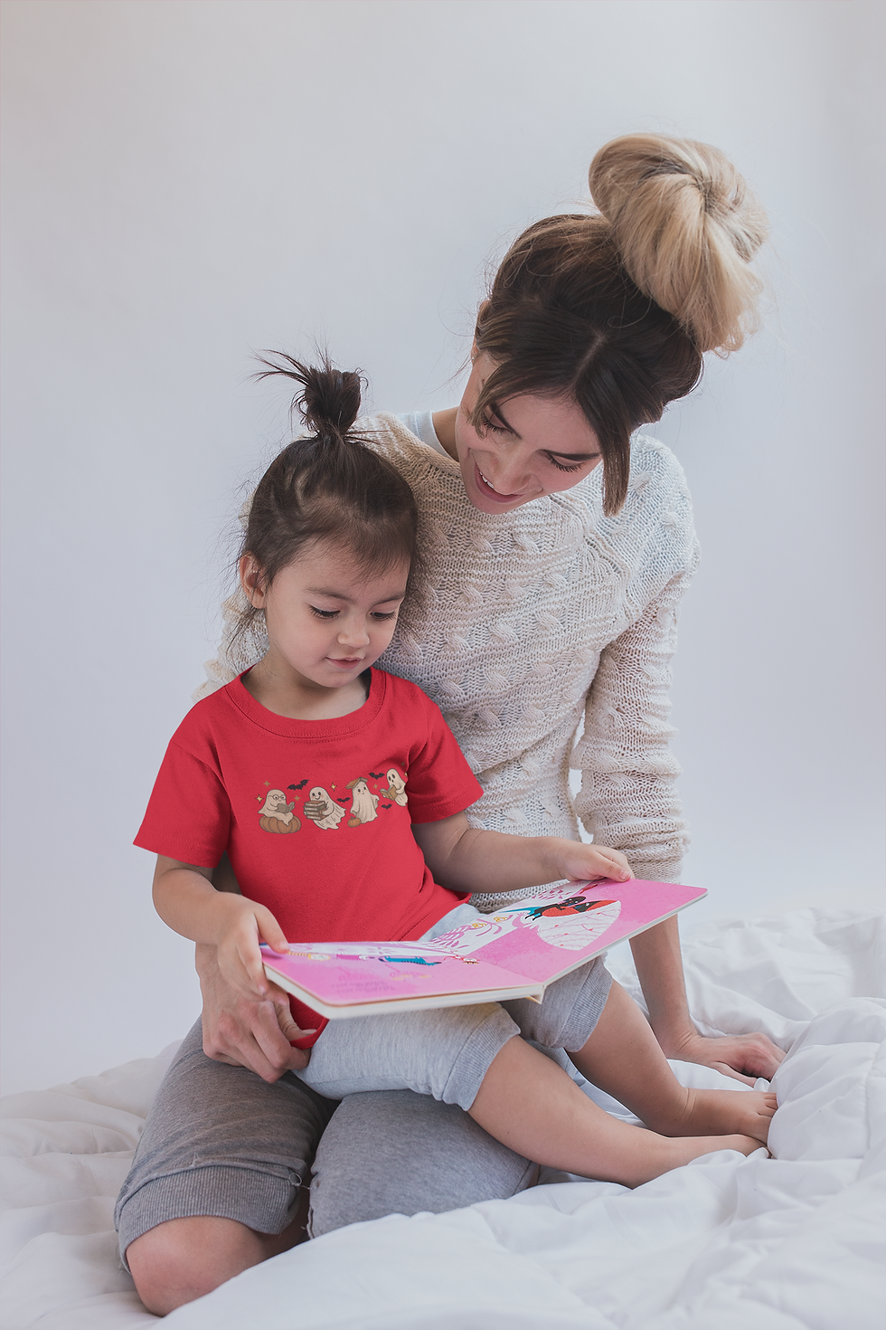 Bookish Ghosts Halloween Shirt Cute Ghost Reading T-Shirt, Spooky Book Lover Te