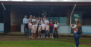 Presidente Alvarado promete reconstrucción de deteriorada escuela en Pococí