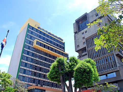 Buscan firmas para referendo que pretende despolitizar la CCSS
