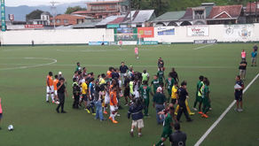 Enfrentamiento opaca buen partido en el Juan Gobán