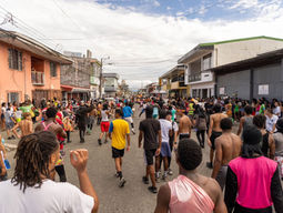 Suspenden definitivamente desfile de payasos por balacera