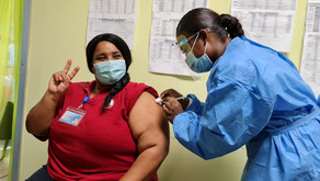 Coronavirus: Enfermera con 34 años de servicio fue la primer vacunada en Limón