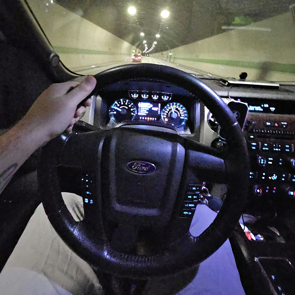 Za volantem Ford F150 Lariat