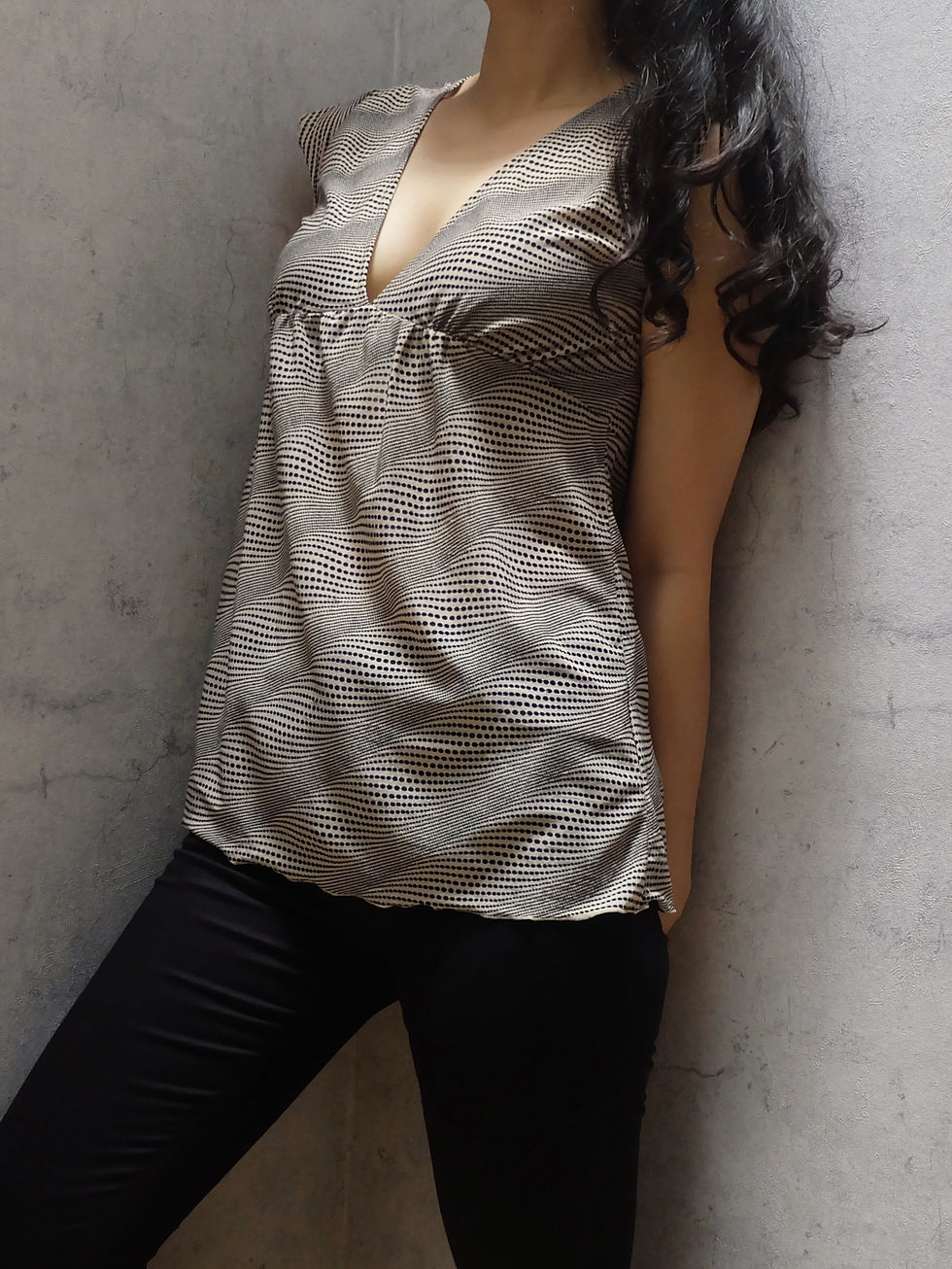 Hình thu nhỏ: V NECK TOP