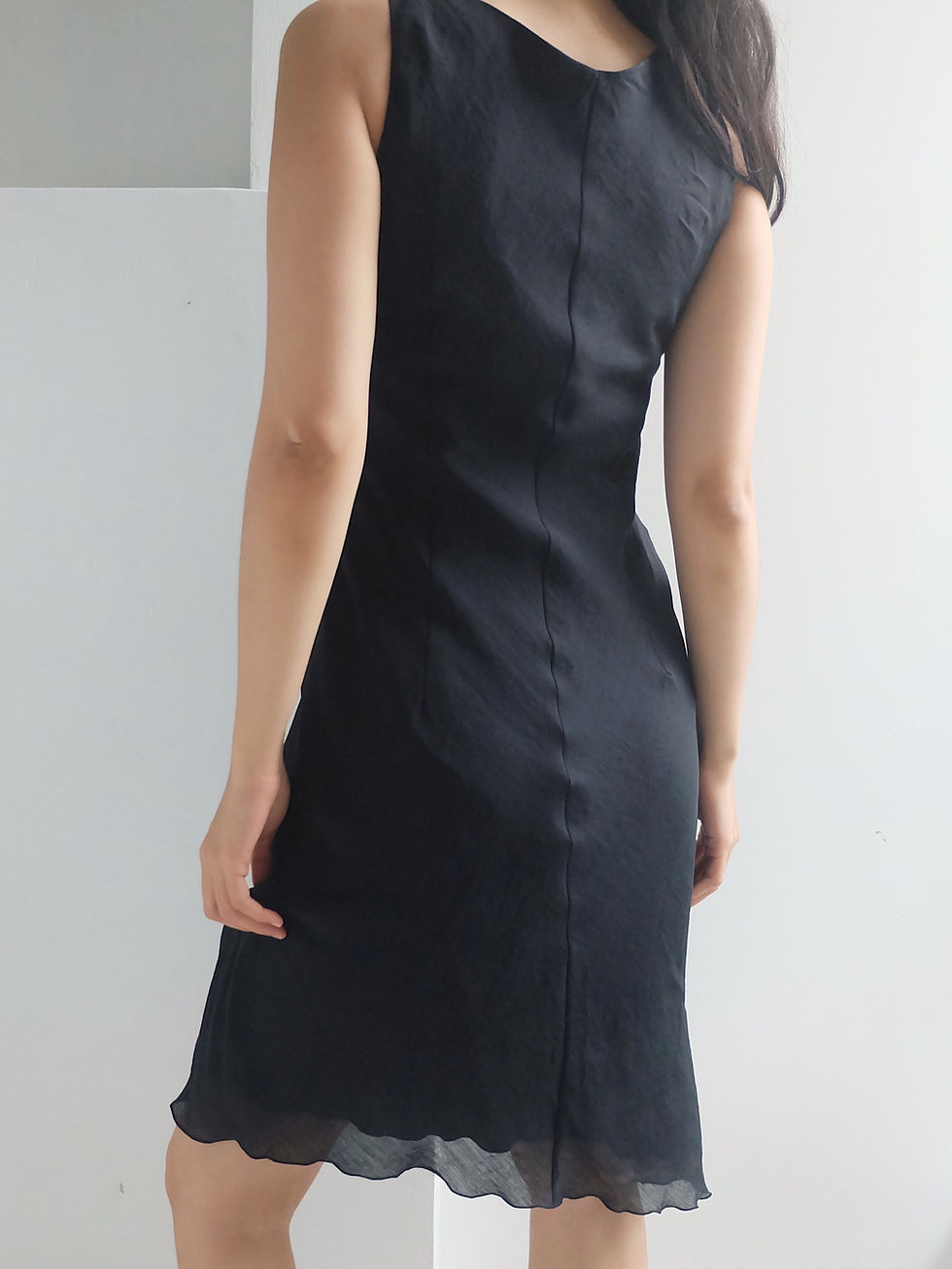 Hình thu nhỏ: V NECK DRESS