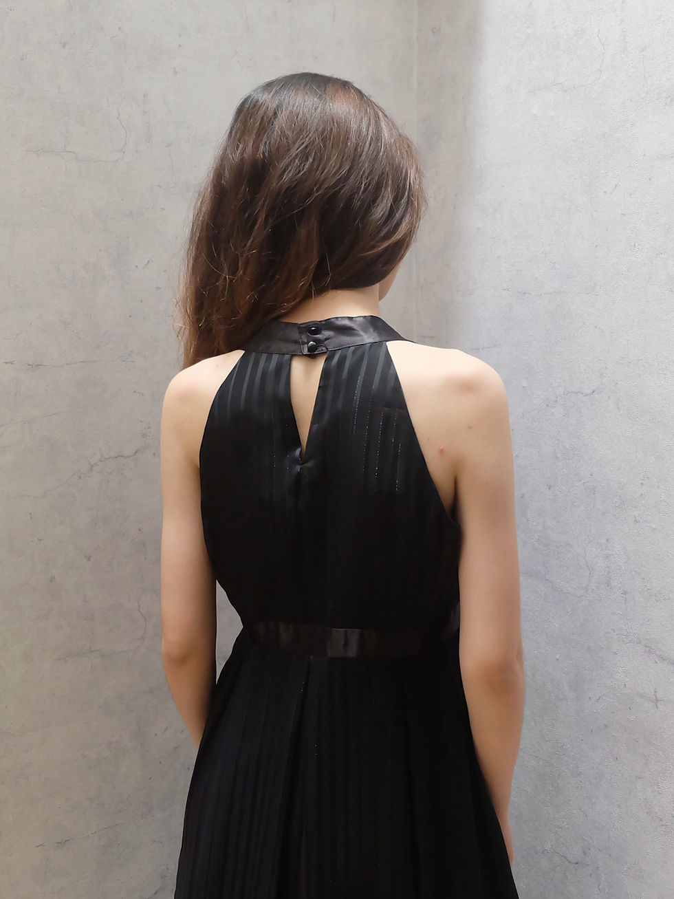 Hình thu nhỏ: HALTER NECK DRESS
