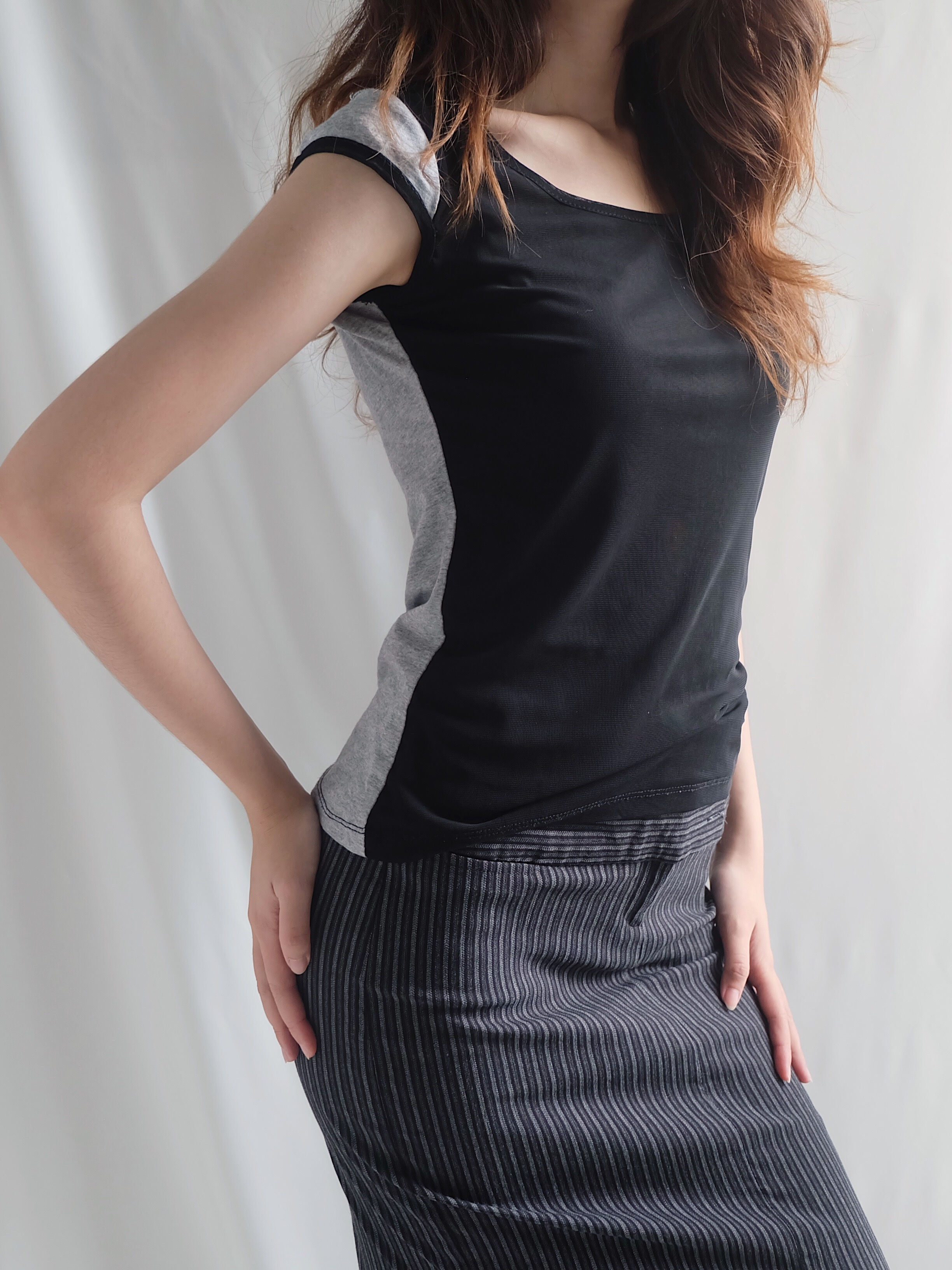 SQUARED NECK TOP