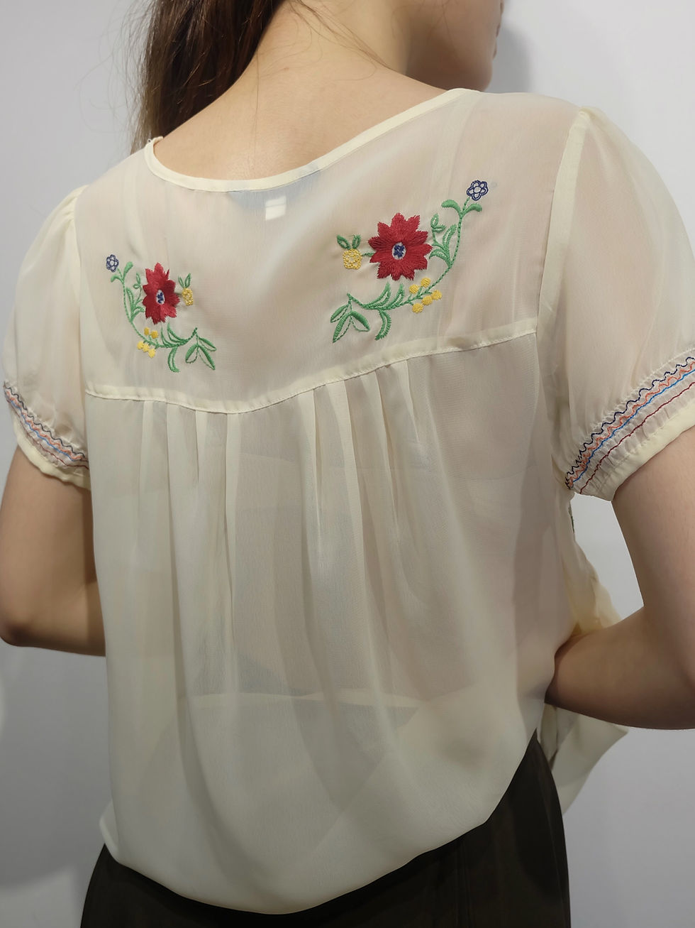Hình thu nhỏ: FLORAL EMBROIDERED TOP