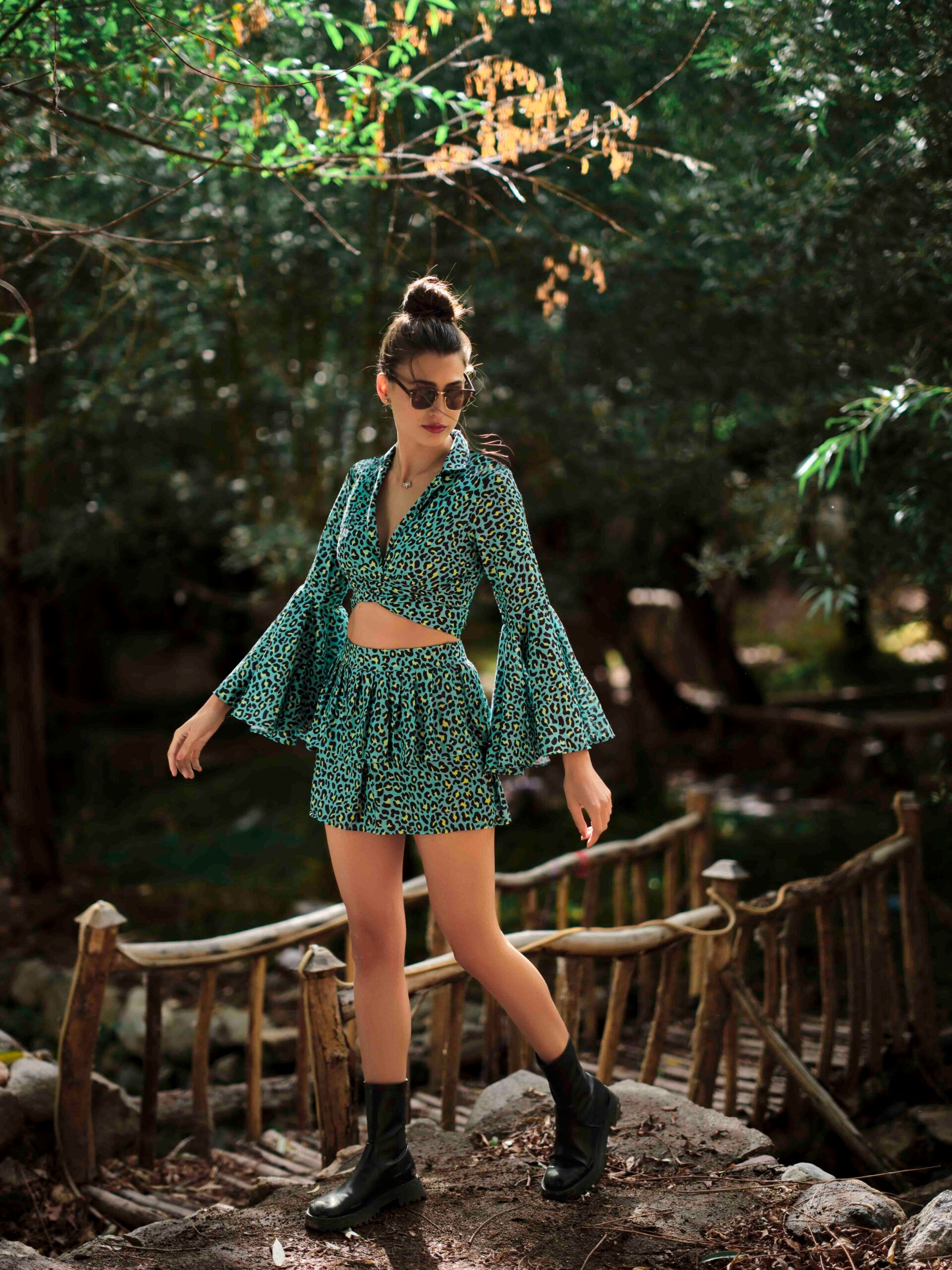 COORDS/CTSk025P/Gr.Ani. GREEN CHEATAH PRINTED KNOTTED CROP TOP WITH SHORT FRILL