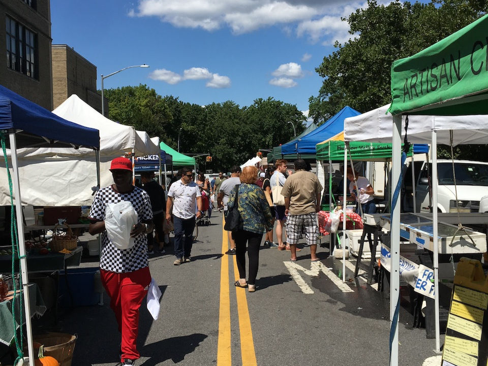 Inwood Greenmarket on Isham Street
