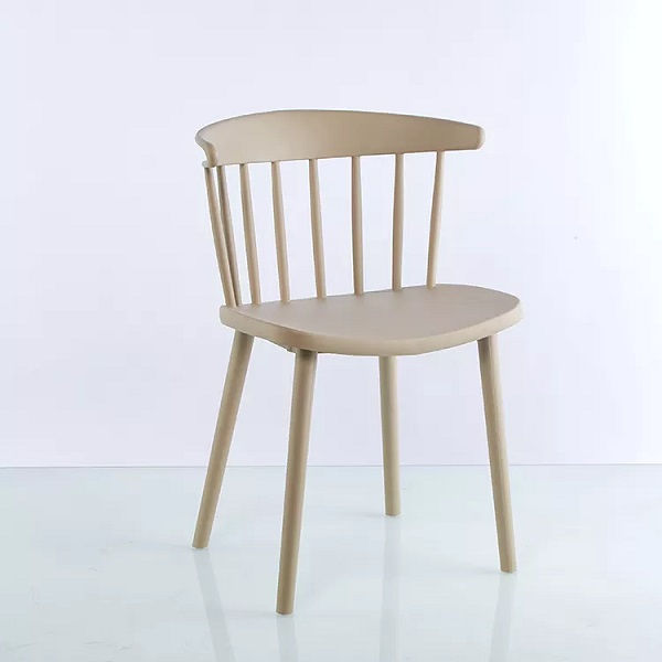 Silla de polipropileno, base 4 patas.