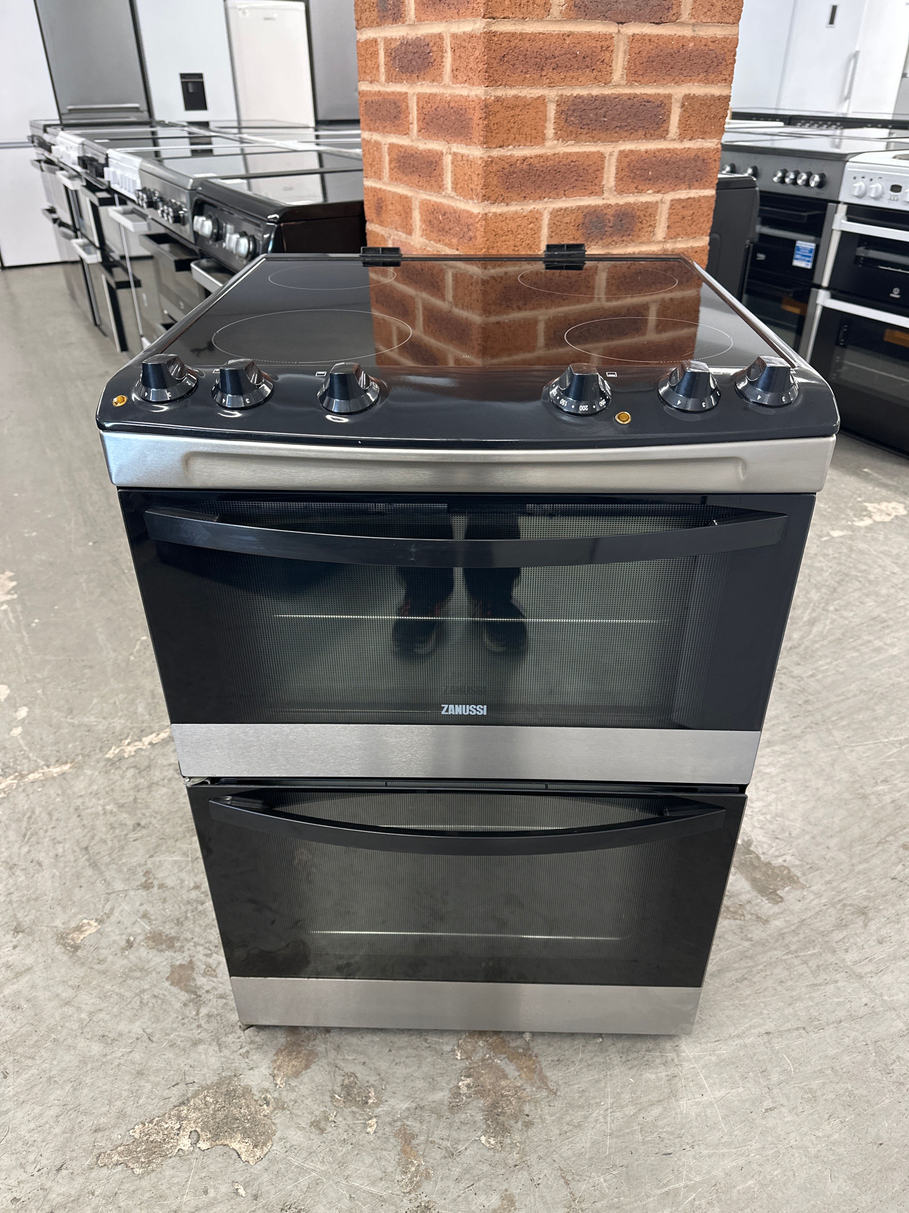 (714) Zanussi 60cm Ceramic Hob Electric Cooker - ZCV680TCXA