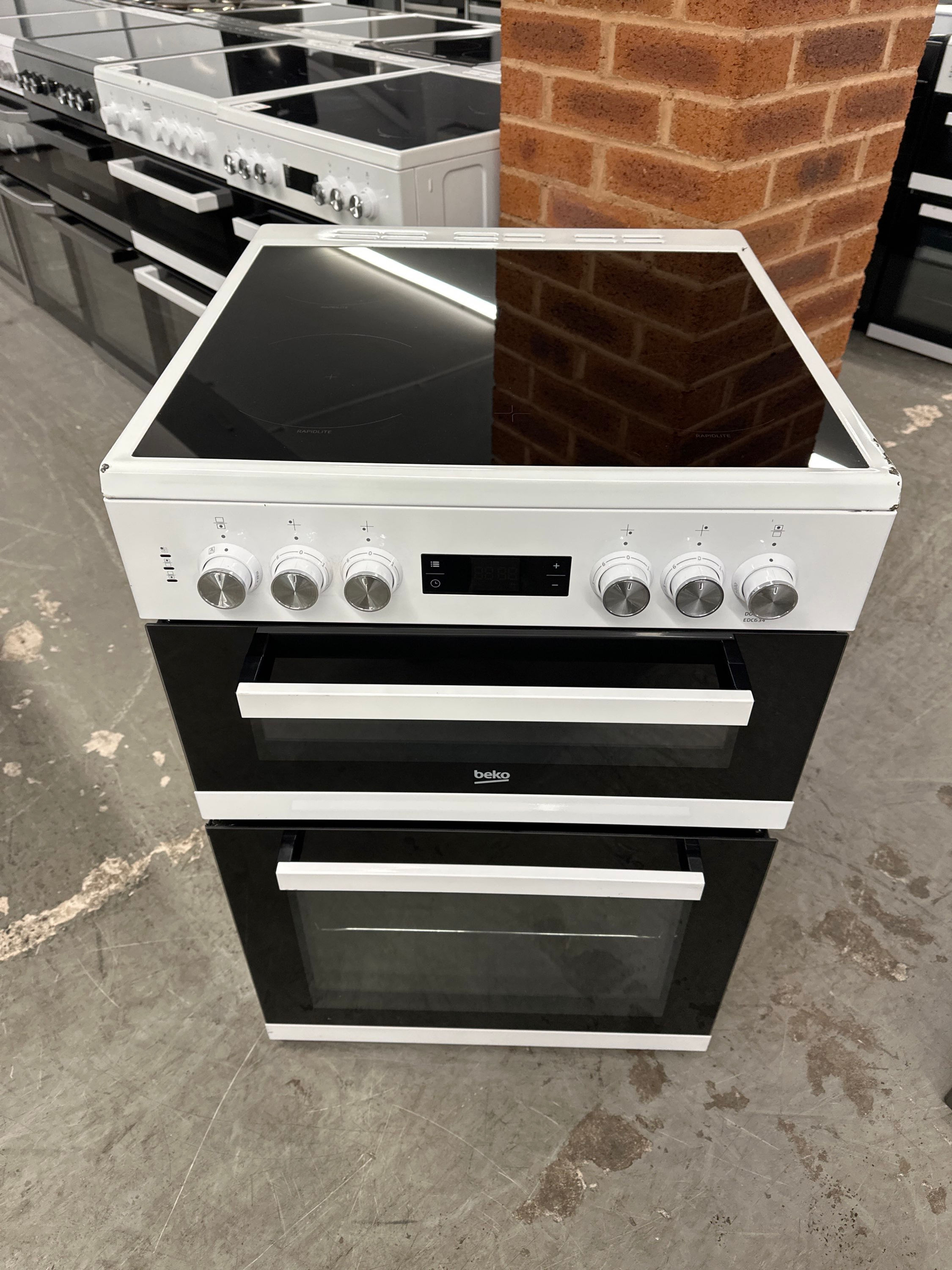 (004) Beko 60cm Ceramic Hob Electric Cooker - EDC634