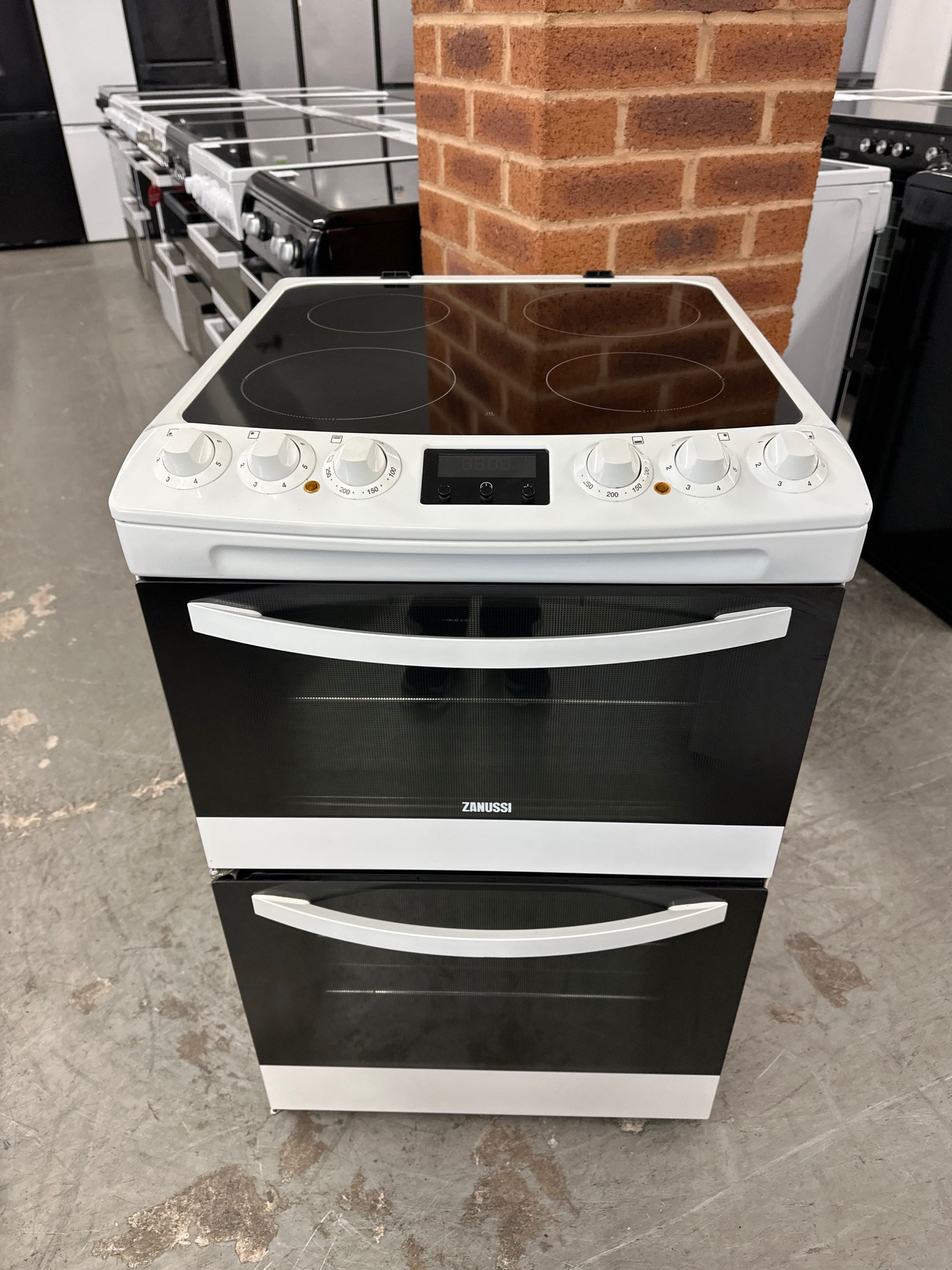 (582) Zanussi 55cm Ceramic Hob Electric Cooker - ZCV48300WA