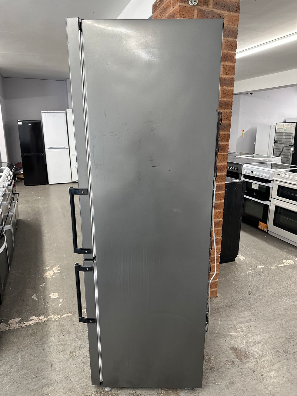 Thumbnail: (118) Beko 60/40 Frost Free Fridge Freezer - CRFP1685G