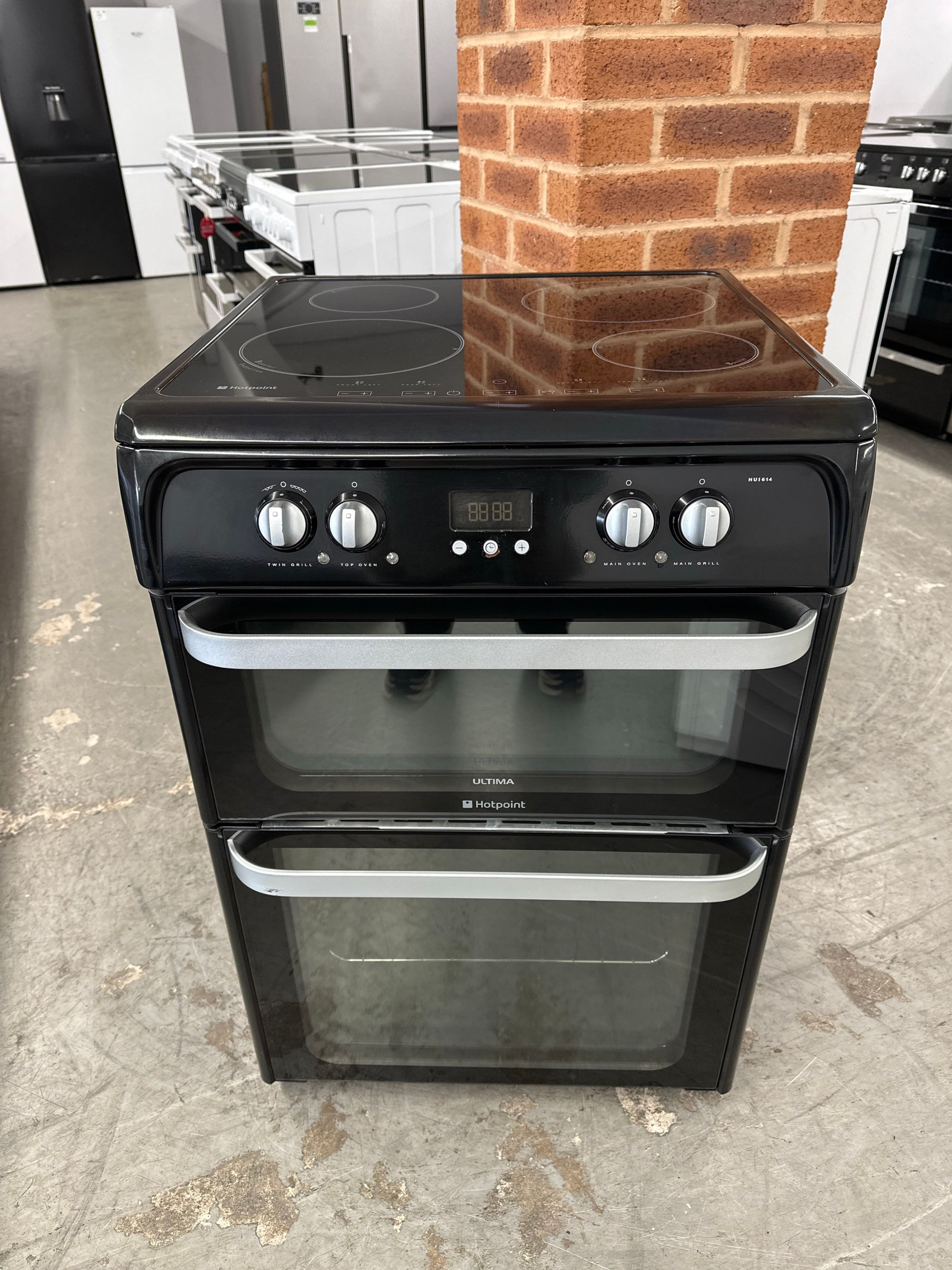 (565) Hotpoint 60cm Induction Hob Electric Cooker - HUI614